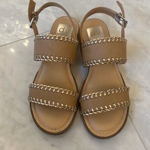 Dv flat sandals